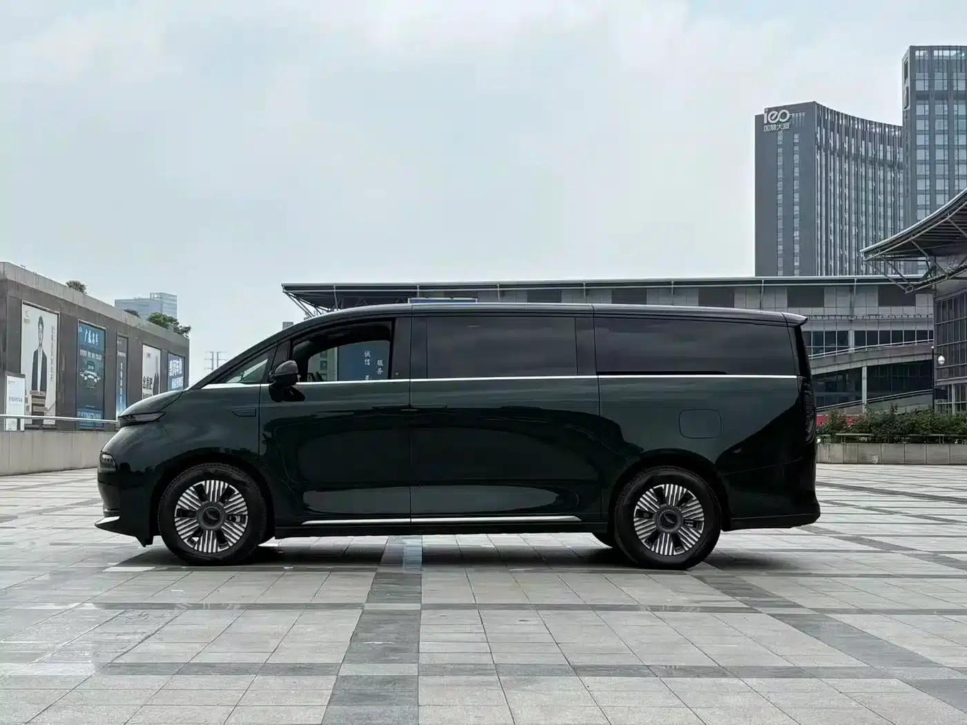 Wing Zhen L380 2025 Model 825km Extraordinary Edition — миниатюра 4