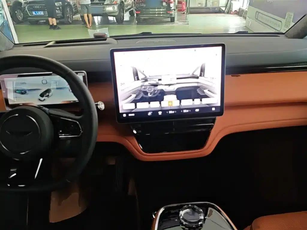 Yizhen L380 2025 Model 805km Flagship Edition 4WD — миниатюра 10