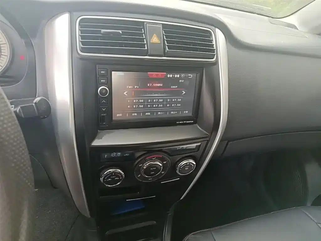 Liana A6 2014 Hatchback 1.4L Manual Ideal Model — миниатюра 13