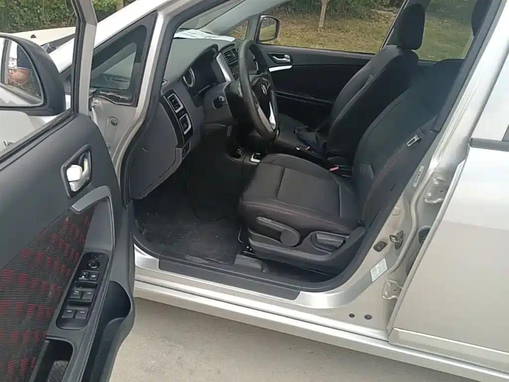 Liana A6 2014 Hatchback 1.4L Manual Ideal Model — миниатюра 15