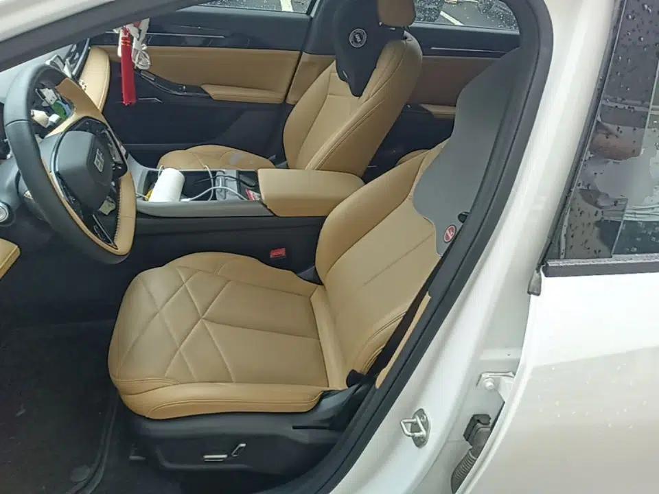 Geely Galaxy L6 2024 125km PLUS Dragon Edition — миниатюра 17