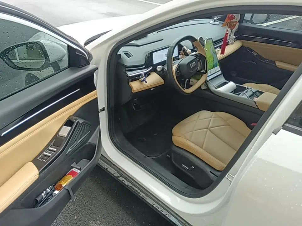 Geely Galaxy L6 2024 125km PLUS Dragon Edition — миниатюра 18