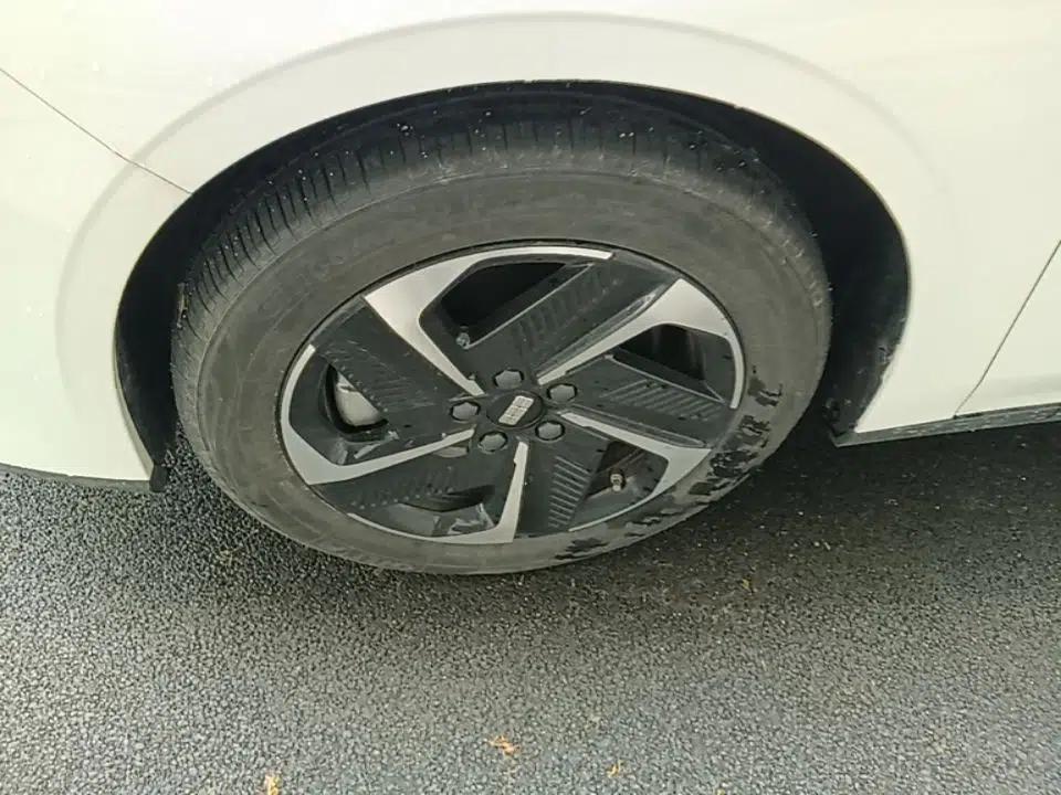 Geely Galaxy L6 2024 125km PLUS Dragon Edition — миниатюра 10