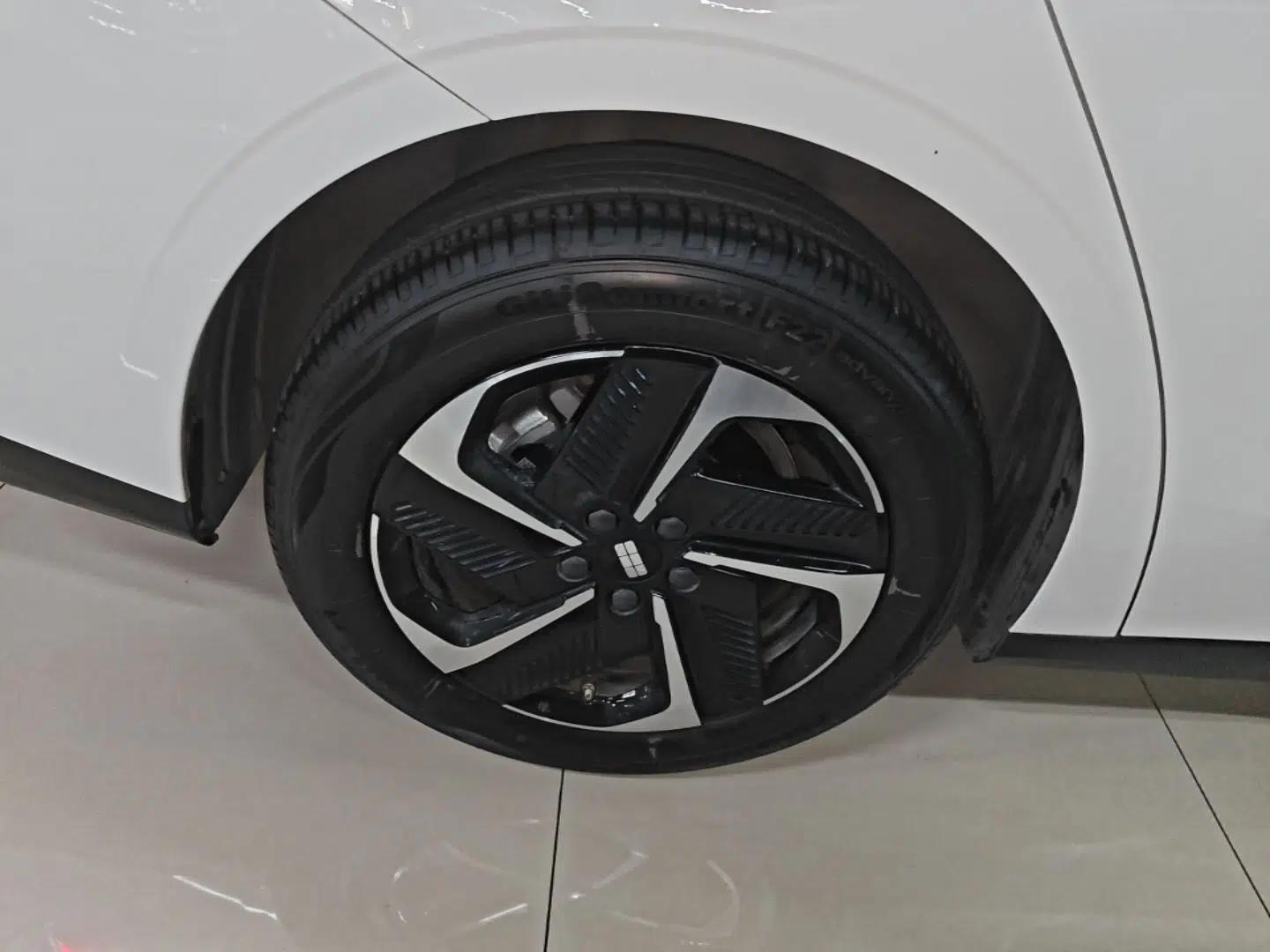 Geely Galaxy L6 2024 125km PLUS Dragon Edition — миниатюра 11