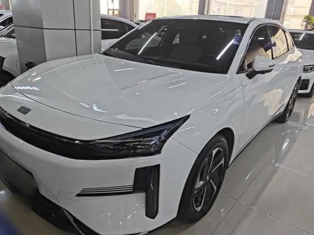 Geely Galaxy L6 2024 125km PLUS Dragon Edition