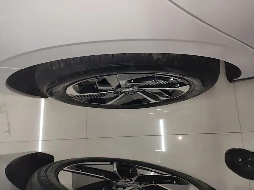 Geely Galaxy L6 2025 EM-i 140km Explorer+ Edition — миниатюра 11