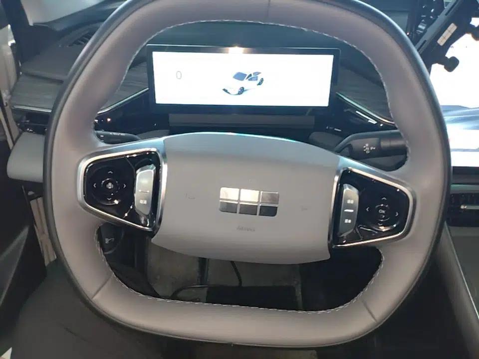 Geely Galaxy L6 2025 EM-i 140km Explorer+ Edition — миниатюра 13