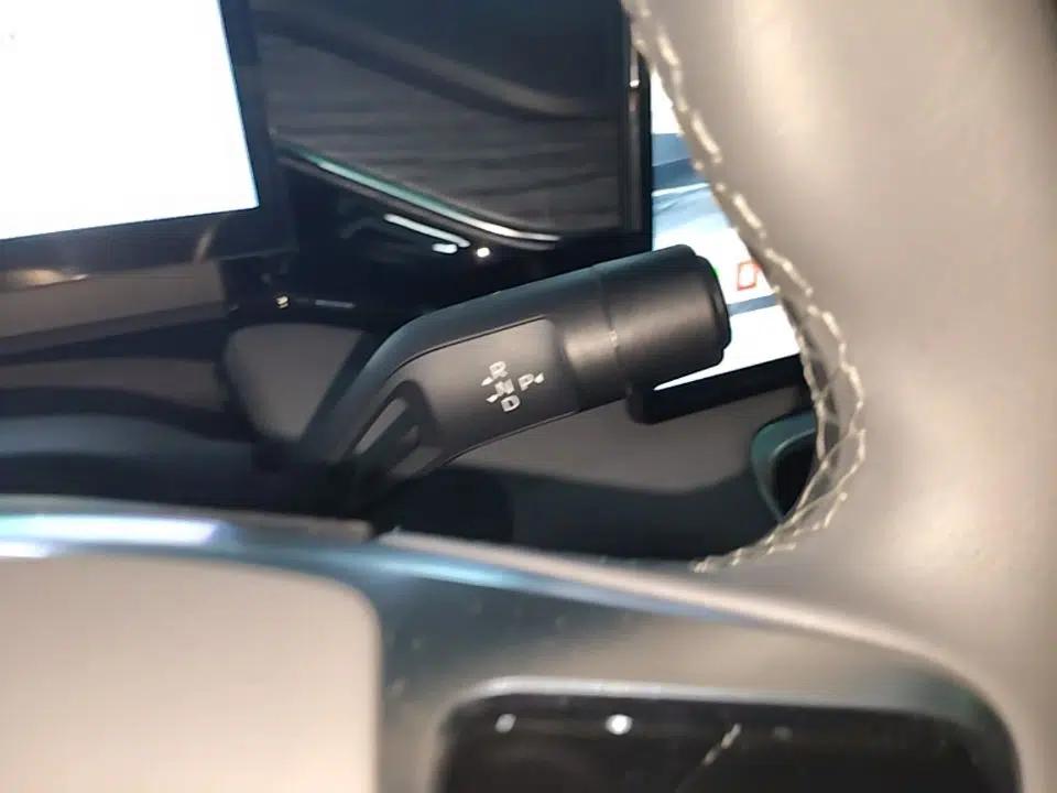 Geely Galaxy L6 2025 EM-i 140km Explorer+ Edition — миниатюра 16