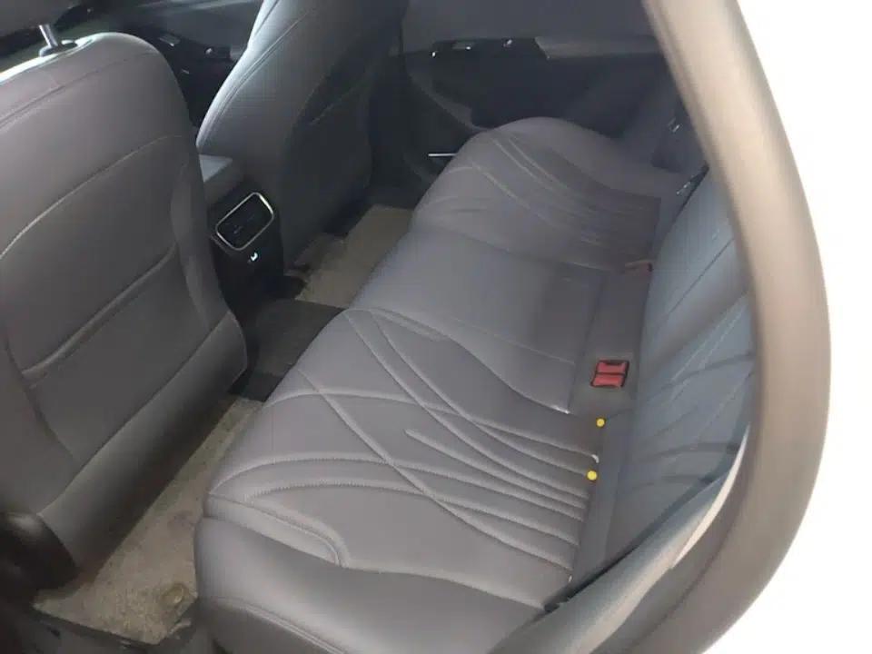 Geely Galaxy L6 2025 EM-i 140km Explorer+ Edition — миниатюра 20