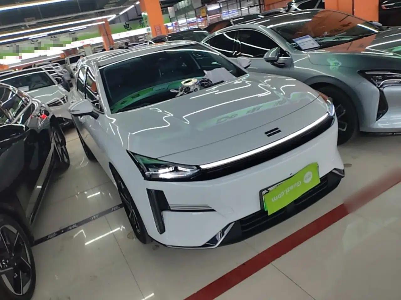 Geely Galaxy L6 2025 EM-i 140km Explorer+ Edition — миниатюра 3
