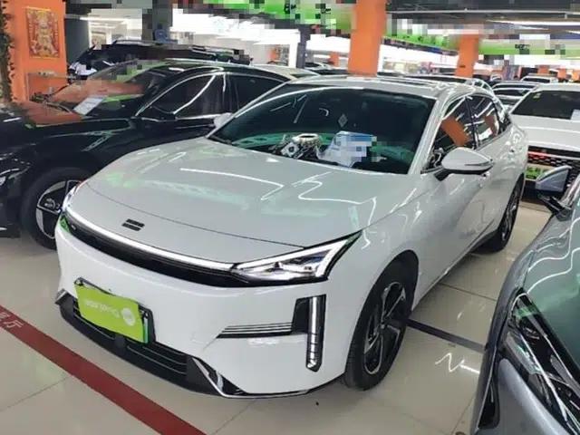 Geely Galaxy L6 2025 EM-i 140km Explorer+ Edition