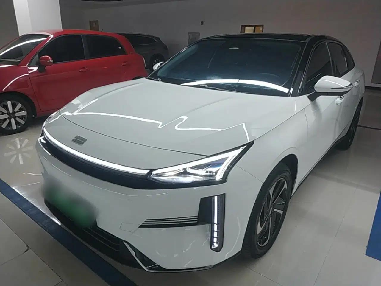 Geely Galaxy L6 2025 EM-i 140km Explorer+ Edition — миниатюра 1