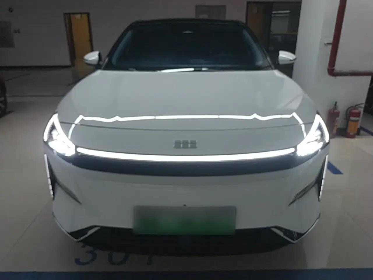 Geely Galaxy L6 2025 EM-i 140km Explorer+ Edition — миниатюра 2