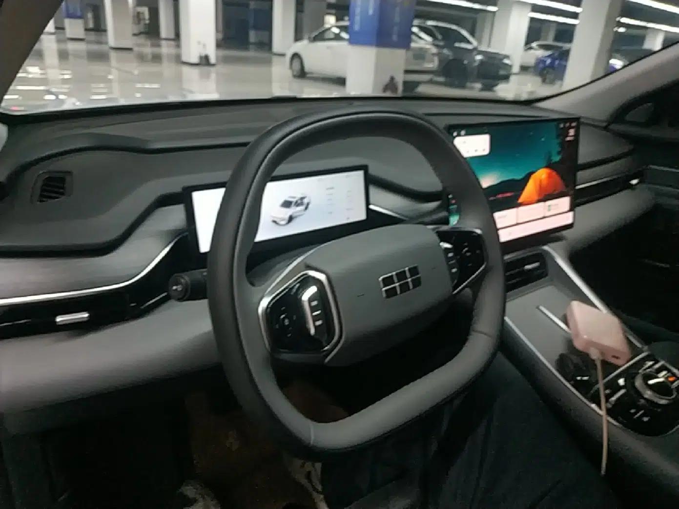 Geely Galaxy L6 2025 EM-i 140km Explorer+ Edition — миниатюра 12