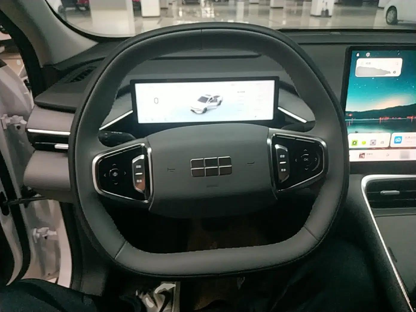 Geely Galaxy L6 2025 EM-i 140km Explorer+ Edition — миниатюра 13