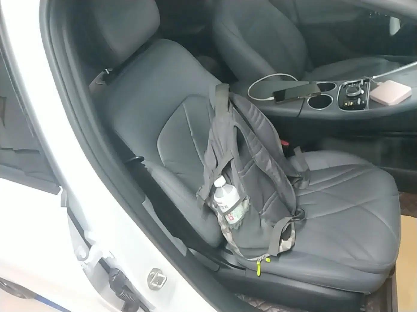 Geely Galaxy L6 2025 EM-i 140km Explorer+ Edition — миниатюра 19