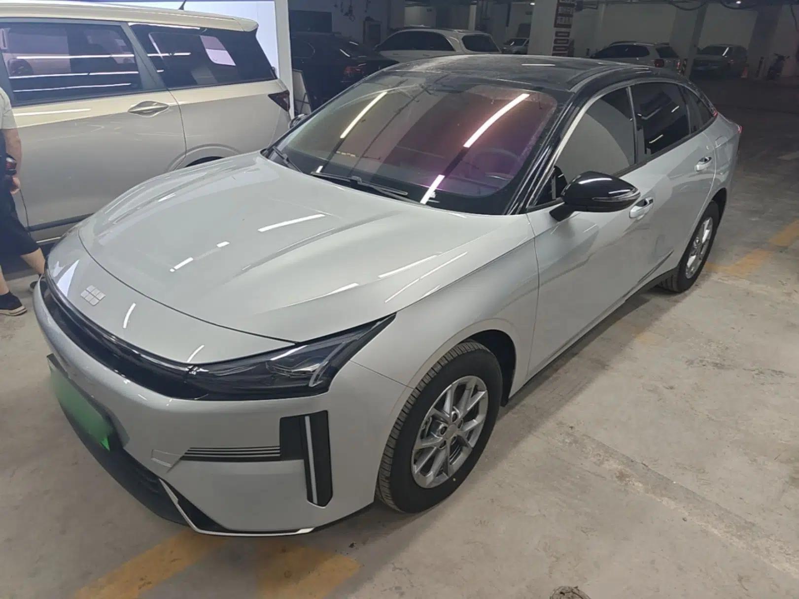 Geely Galaxy L6 2025 EM-i 60km Launch Edition — миниатюра 1