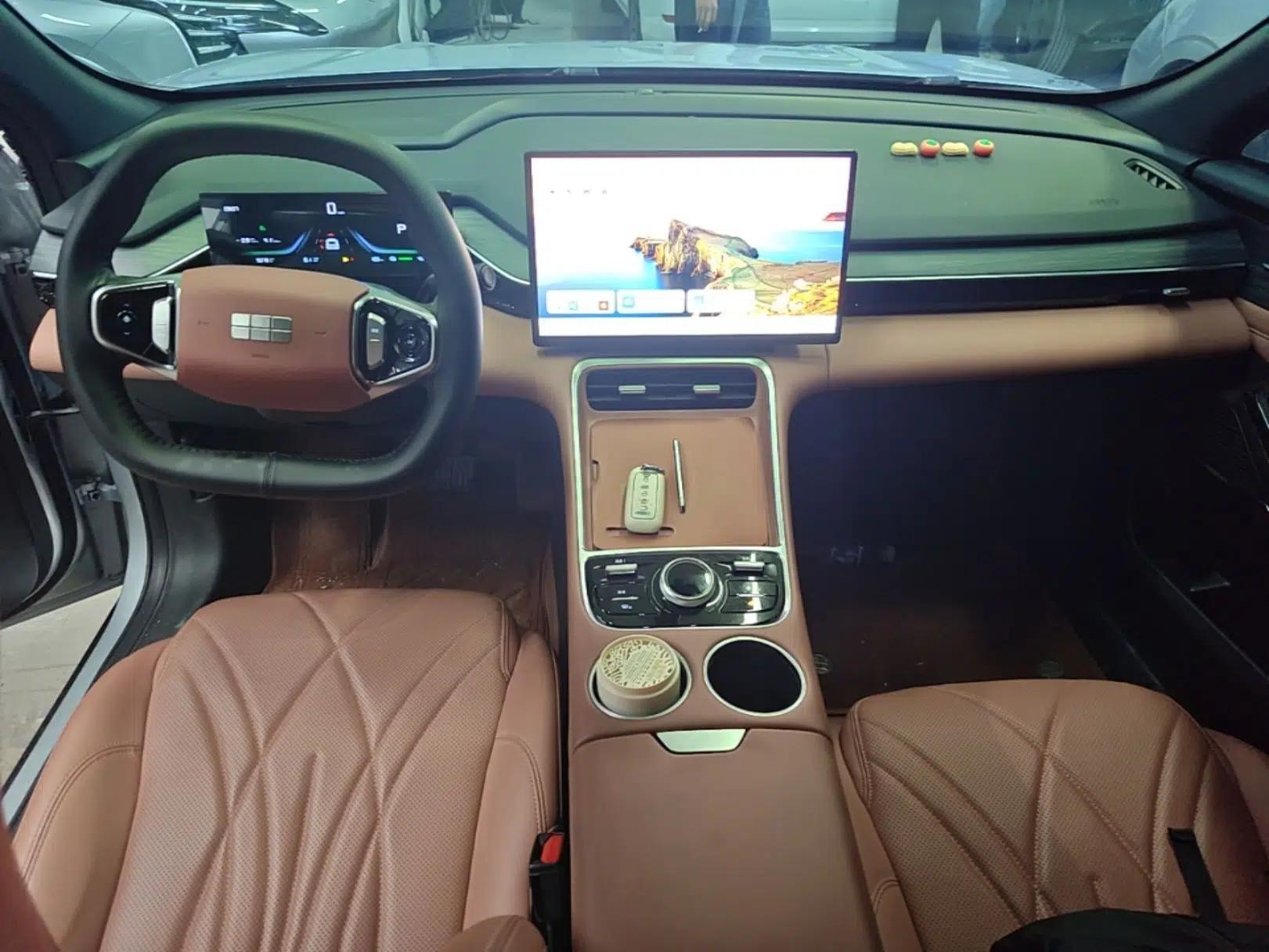 Geely Galaxy L6 2025 EM-i 60km Launch Edition — миниатюра 12