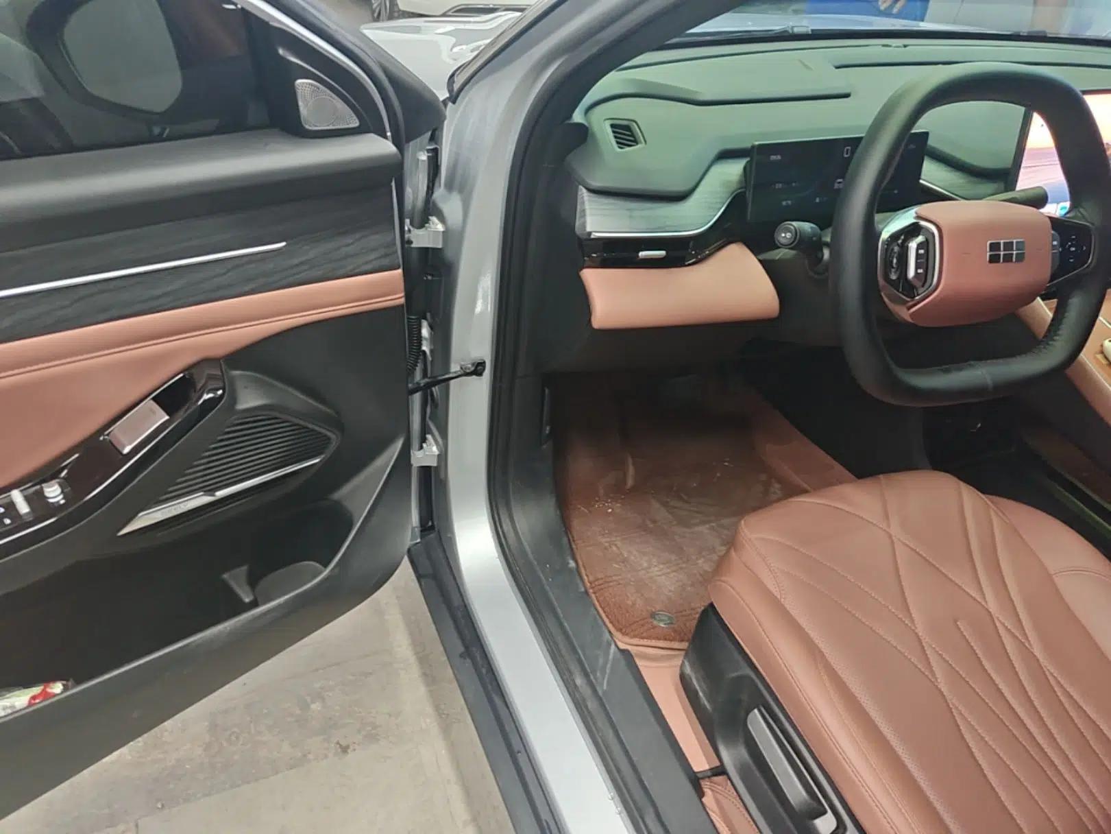 Geely Galaxy L6 2025 EM-i 60km Launch Edition — миниатюра 18