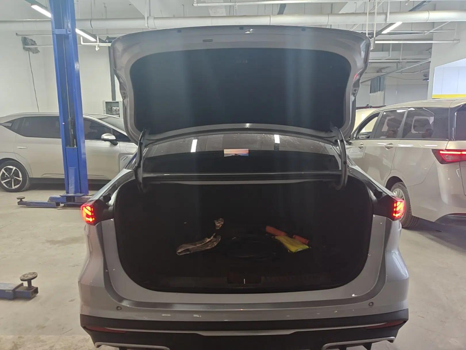 Geely Galaxy L6 2025 EM-i 60km Launch Edition — миниатюра 22