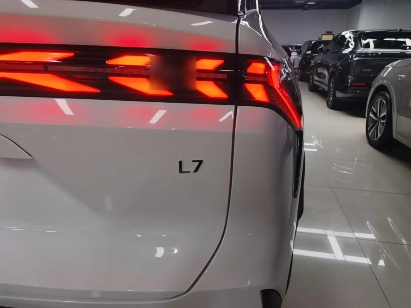 Geely Galaxy L7 2024 1.5T 115 km PLUS Dragon Edition — миниатюра 14
