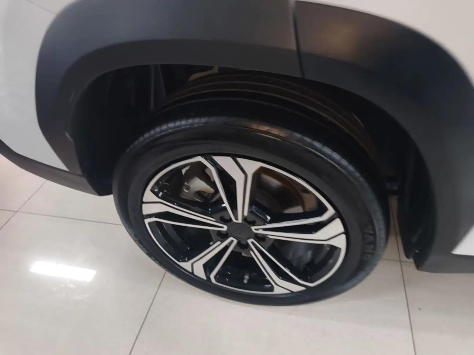 Geely Galaxy L7 2024 1.5T 115 km PLUS Dragon Edition — миниатюра 16