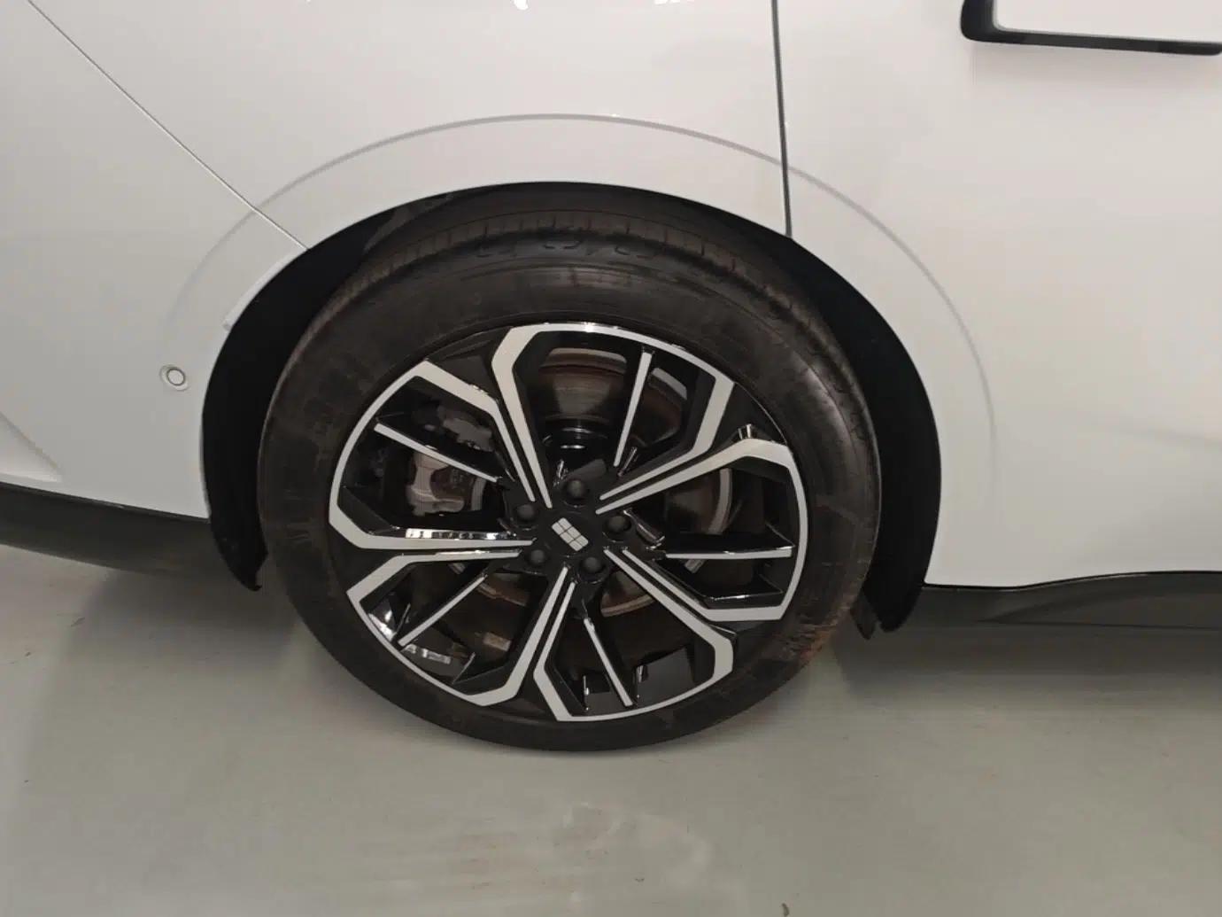 Geely Galaxy E8 2025 700 km Long-Range Intelligent Driving Version — миниатюра 11