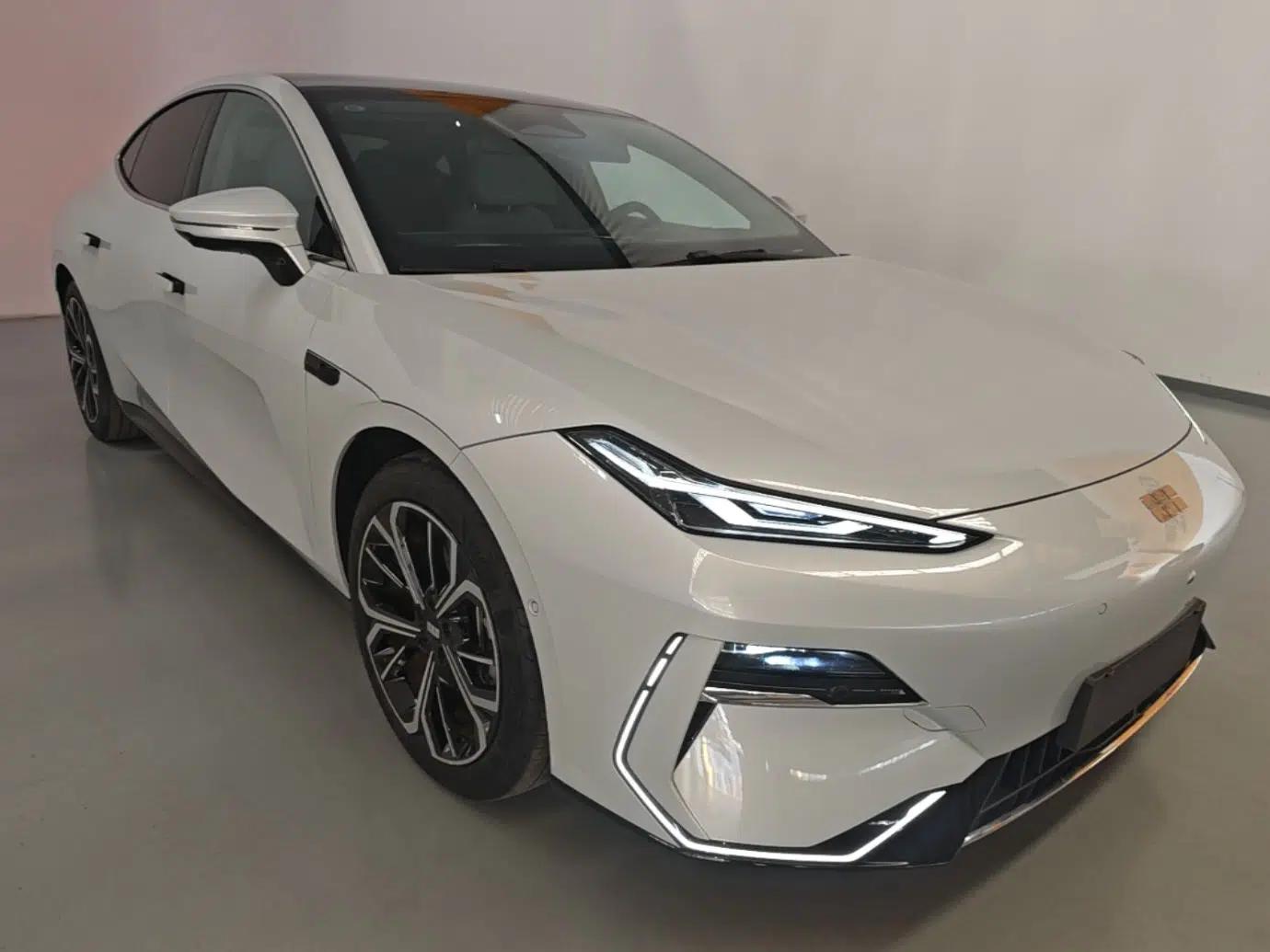 Geely Galaxy E8 2025 700 km Long-Range Intelligent Driving Version — миниатюра 12