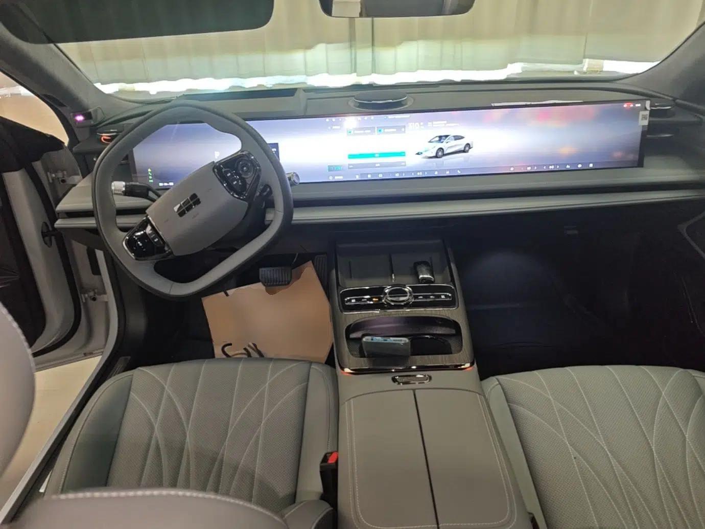 Geely Galaxy E8 2025 700 km Long-Range Intelligent Driving Version — миниатюра 17