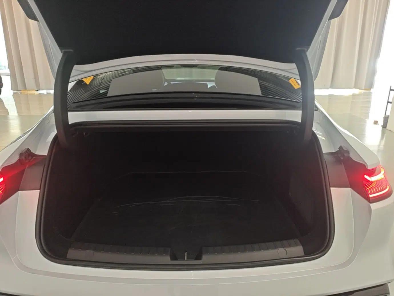 Geely Galaxy E8 2025 700 km Long-Range Intelligent Driving Version — миниатюра 27