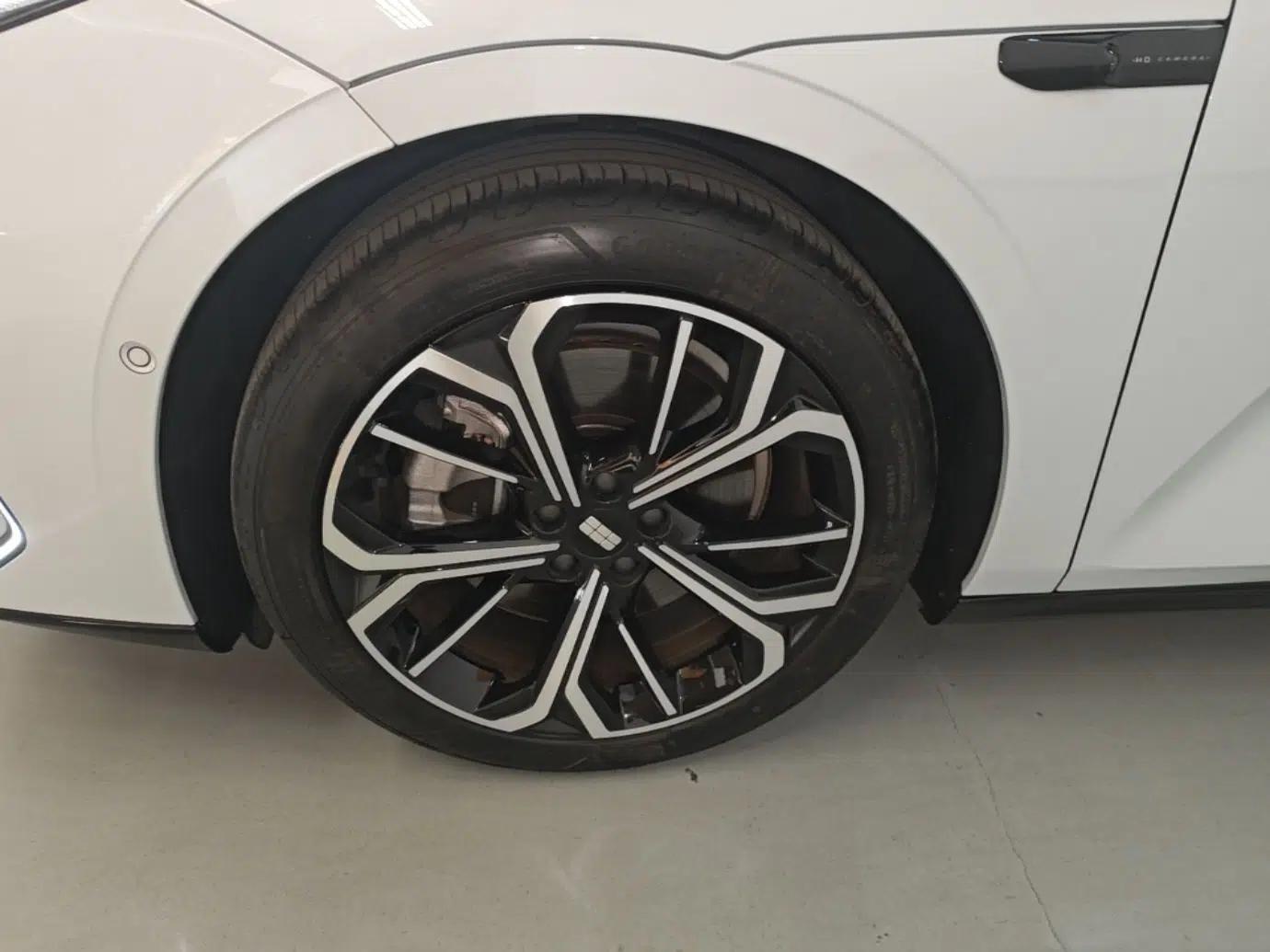 Geely Galaxy E8 2025 700 km Long-Range Intelligent Driving Version — миниатюра 10
