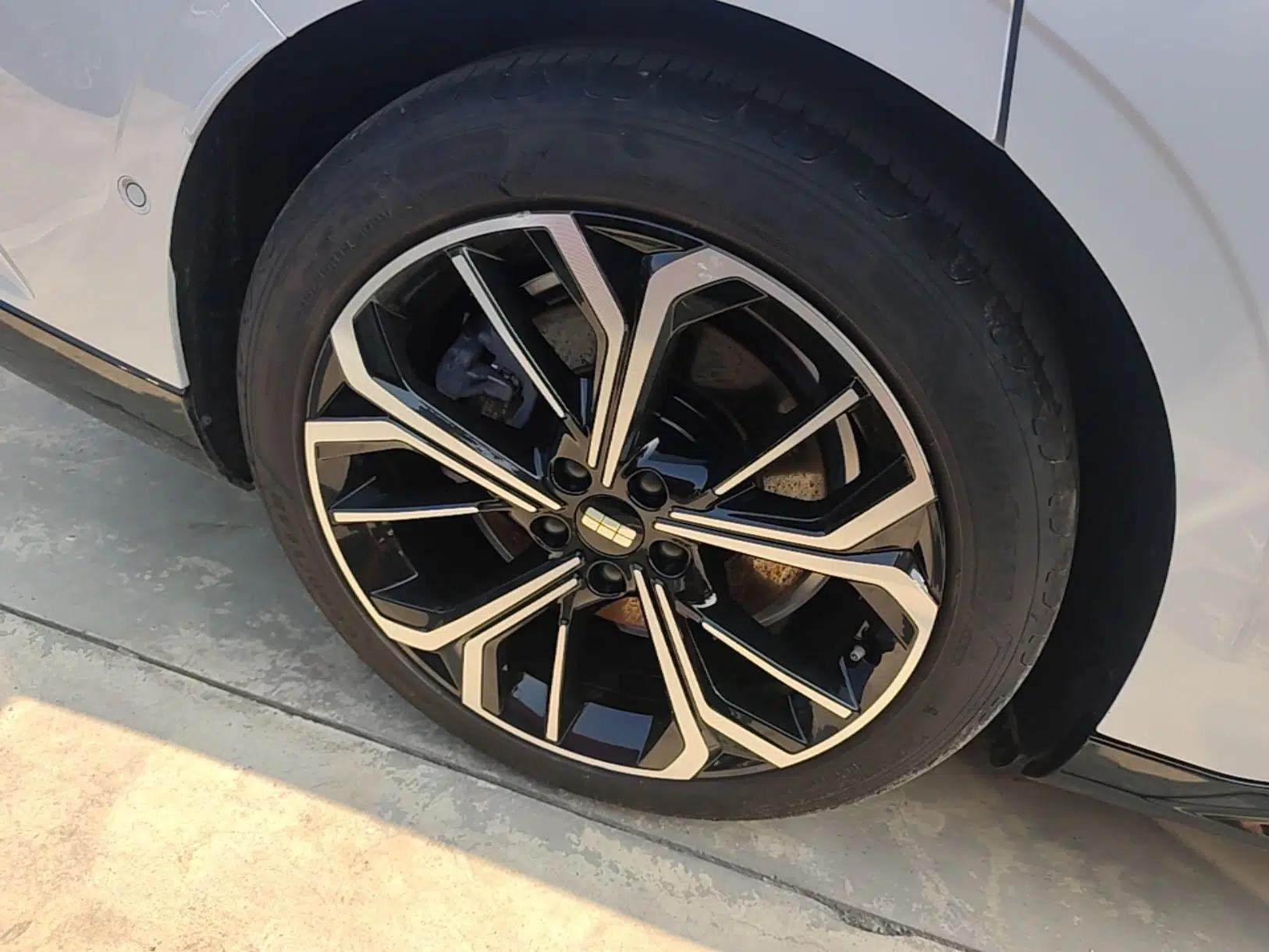 Geely Galaxy E8 2025 700 km Long-Range Intelligent Driving Version — миниатюра 11
