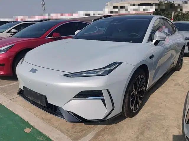 Geely Galaxy E8 2025 700 km Long-Range Intelligent Driving Version
