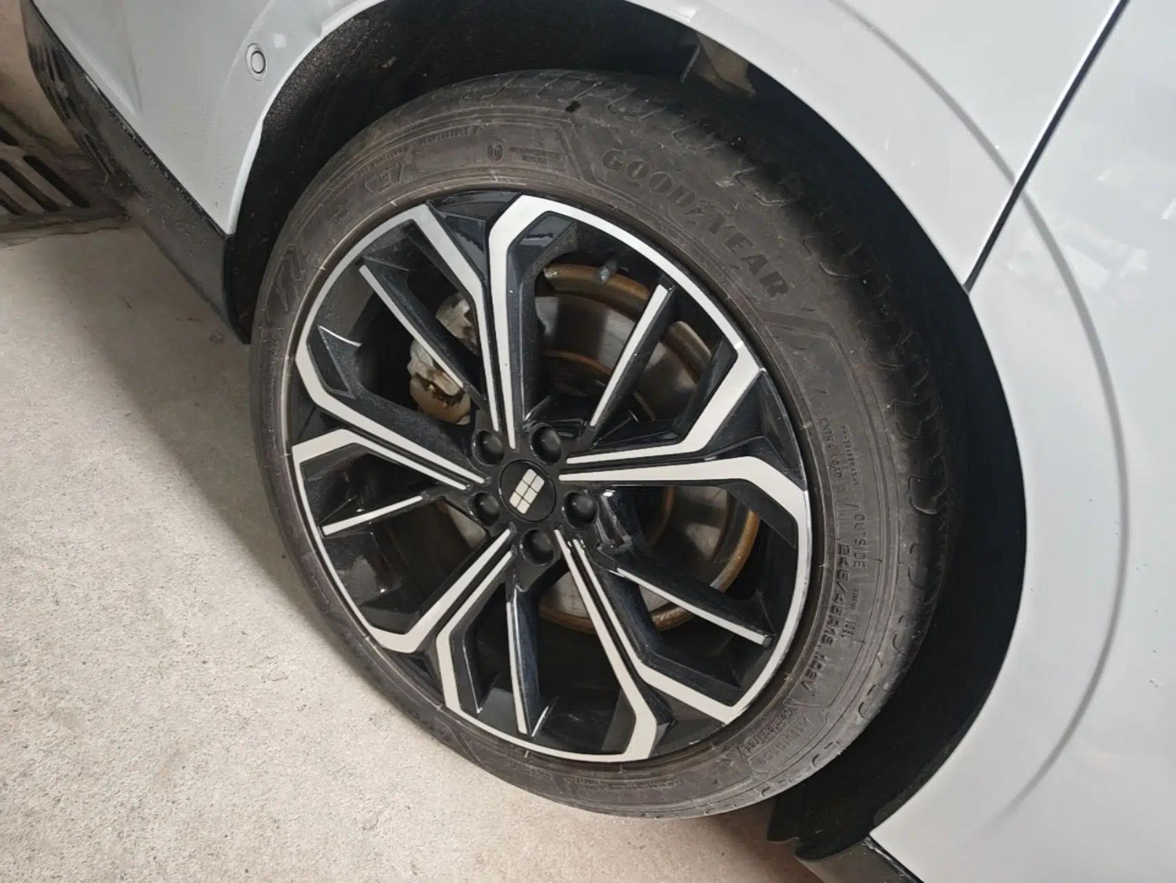 Geely Galaxy E8 2025 700 km Long-Range Intelligent Driving Version — миниатюра 11