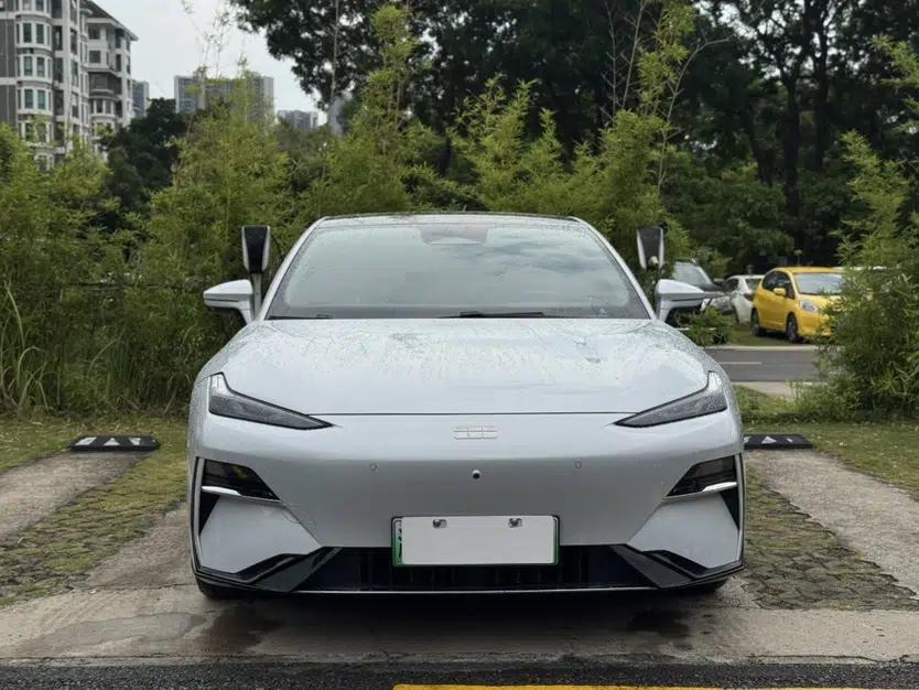Geely Galaxy E8 2025 700 km Long-Range Intelligent Driving Version — миниатюра 12
