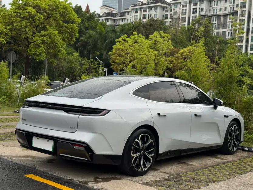 Geely Galaxy E8 2025 700 km Long-Range Intelligent Driving Version — миниатюра 14