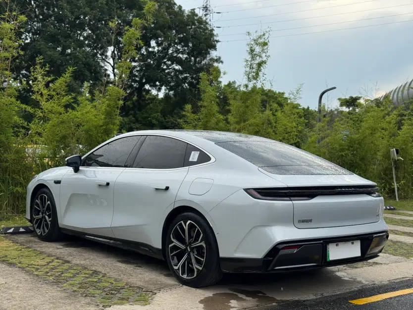 Geely Galaxy E8 2025 700 km Long-Range Intelligent Driving Version — миниатюра 18