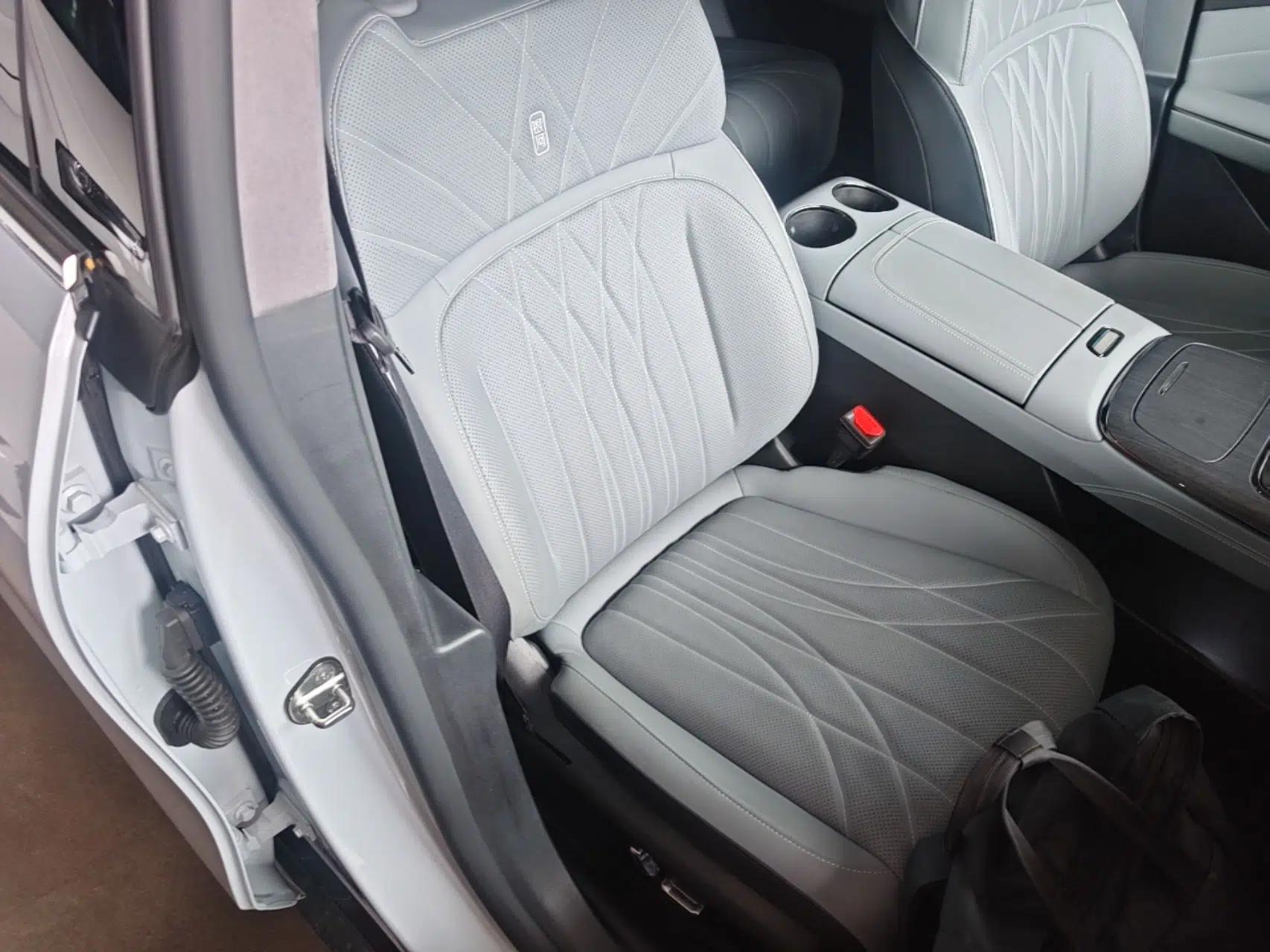 Geely Galaxy E8 2025 700 km Long-Range Intelligent Driving Version — миниатюра 26