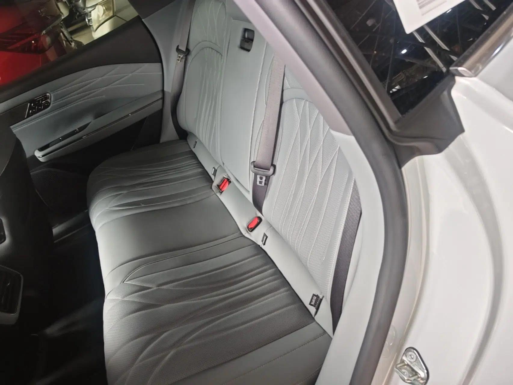 Geely Galaxy E8 2025 700 km Long-Range Intelligent Driving Version — миниатюра 27