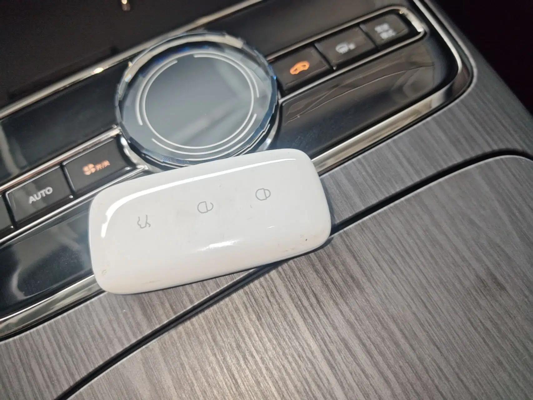 Geely Galaxy E8 2025 700 km Long-Range Intelligent Driving Version — миниатюра 30