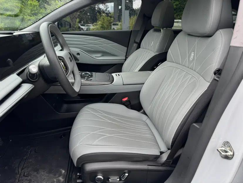 Geely Galaxy E8 2025 700 km Long-Range Intelligent Driving Version — миниатюра 31