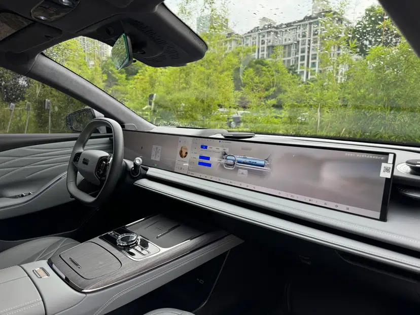 Geely Galaxy E8 2025 700 km Long-Range Intelligent Driving Version — миниатюра 36