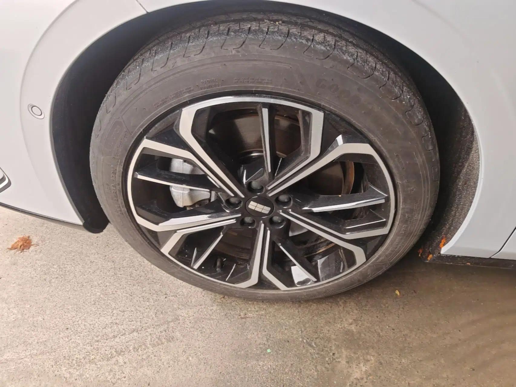 Geely Galaxy E8 2025 700 km Long-Range Intelligent Driving Version — миниатюра 10