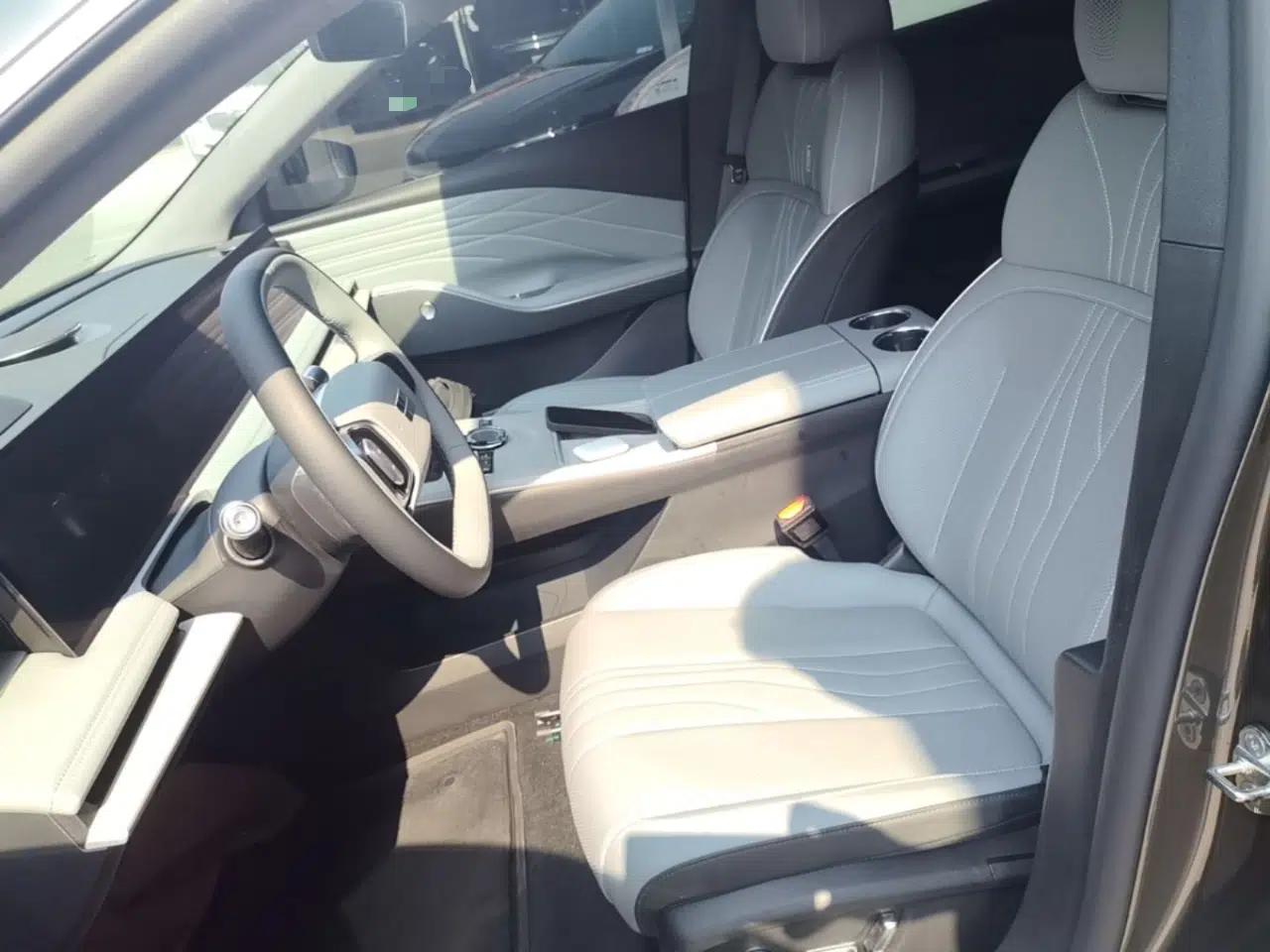 Geely Galaxy E8 2024 665 km Range Rear-Drive Starship Long-Range Version — миниатюра 17