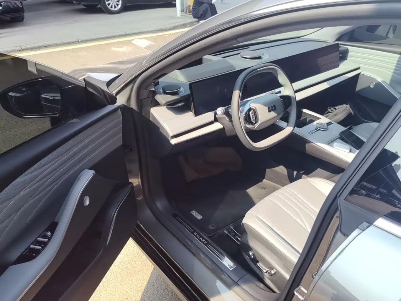 Geely Galaxy E8 2024 665 km Range Rear-Drive Starship Long-Range Version — миниатюра 18