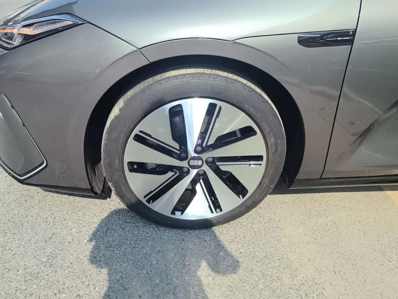 Geely Galaxy E8 2024 665 km Range Rear-Drive Starship Long-Range Version — миниатюра 10