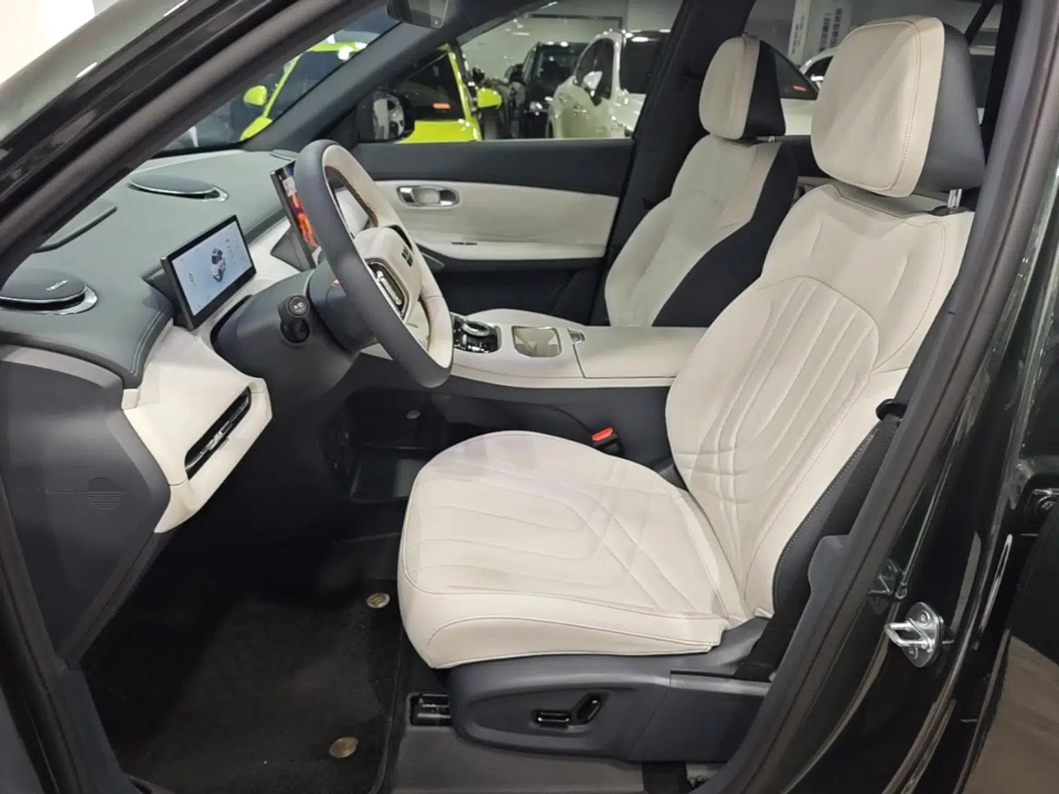 Geely Galaxy Xingjian 7 EM-i 2025 120km Exploration+ Version — миниатюра 17