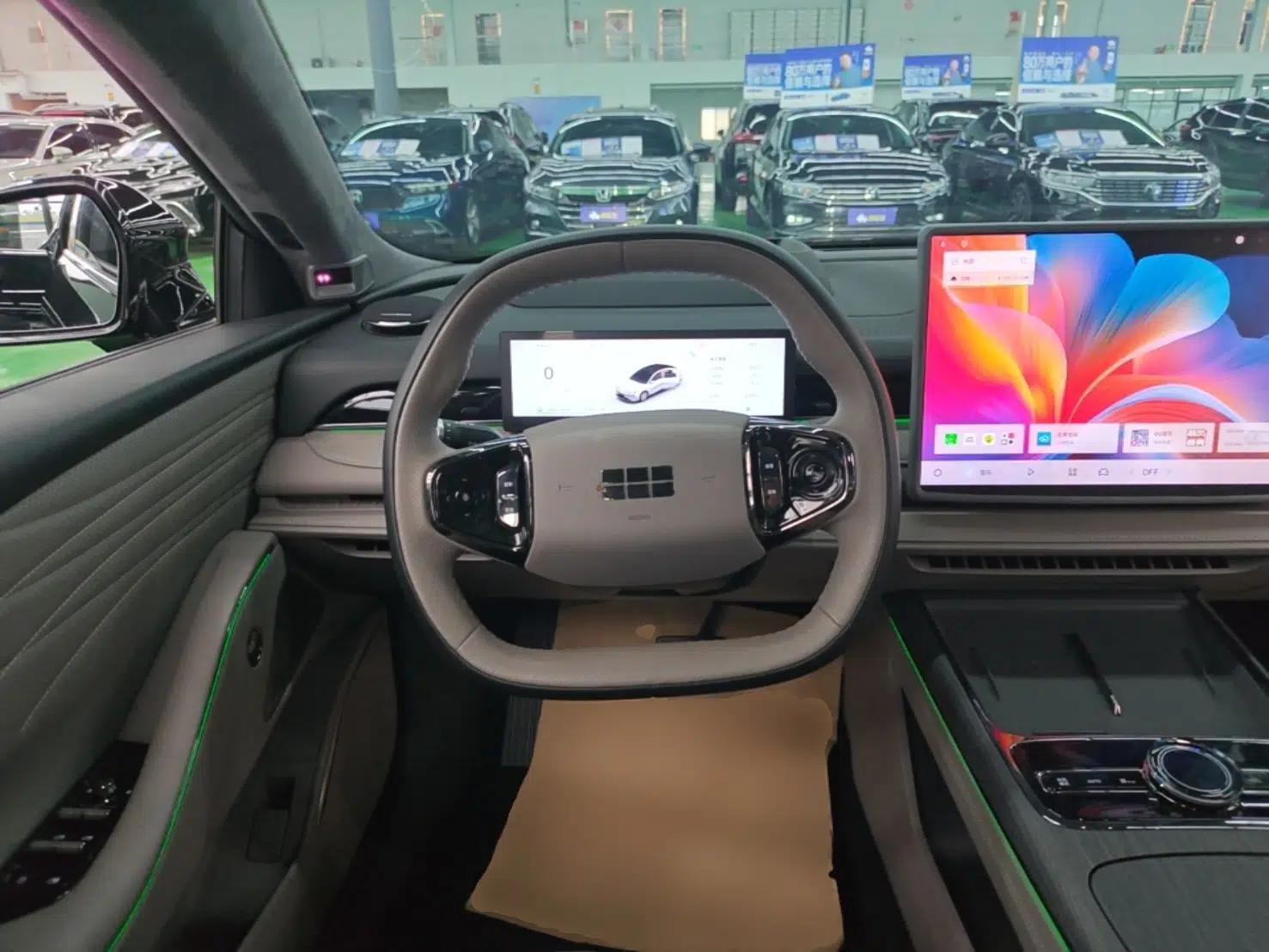 Geely Galaxy 8 2025 130km EM-P Starship Edition — миниатюра 13
