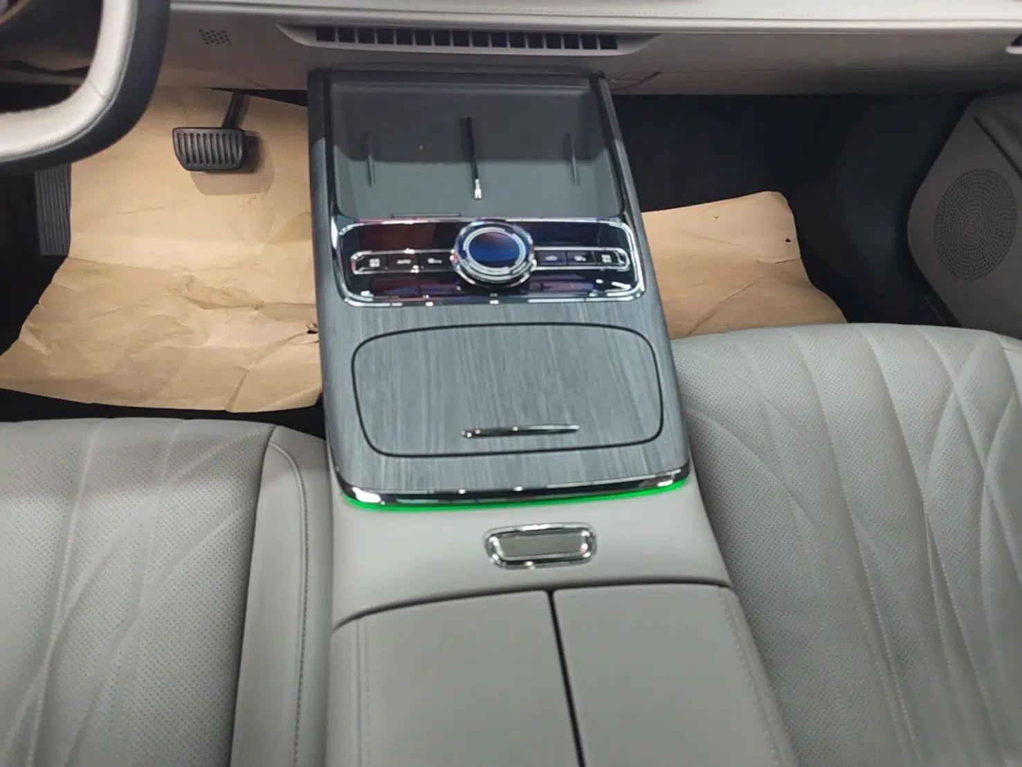 Geely Galaxy 8 2025 130km EM-P Starship Edition — миниатюра 16