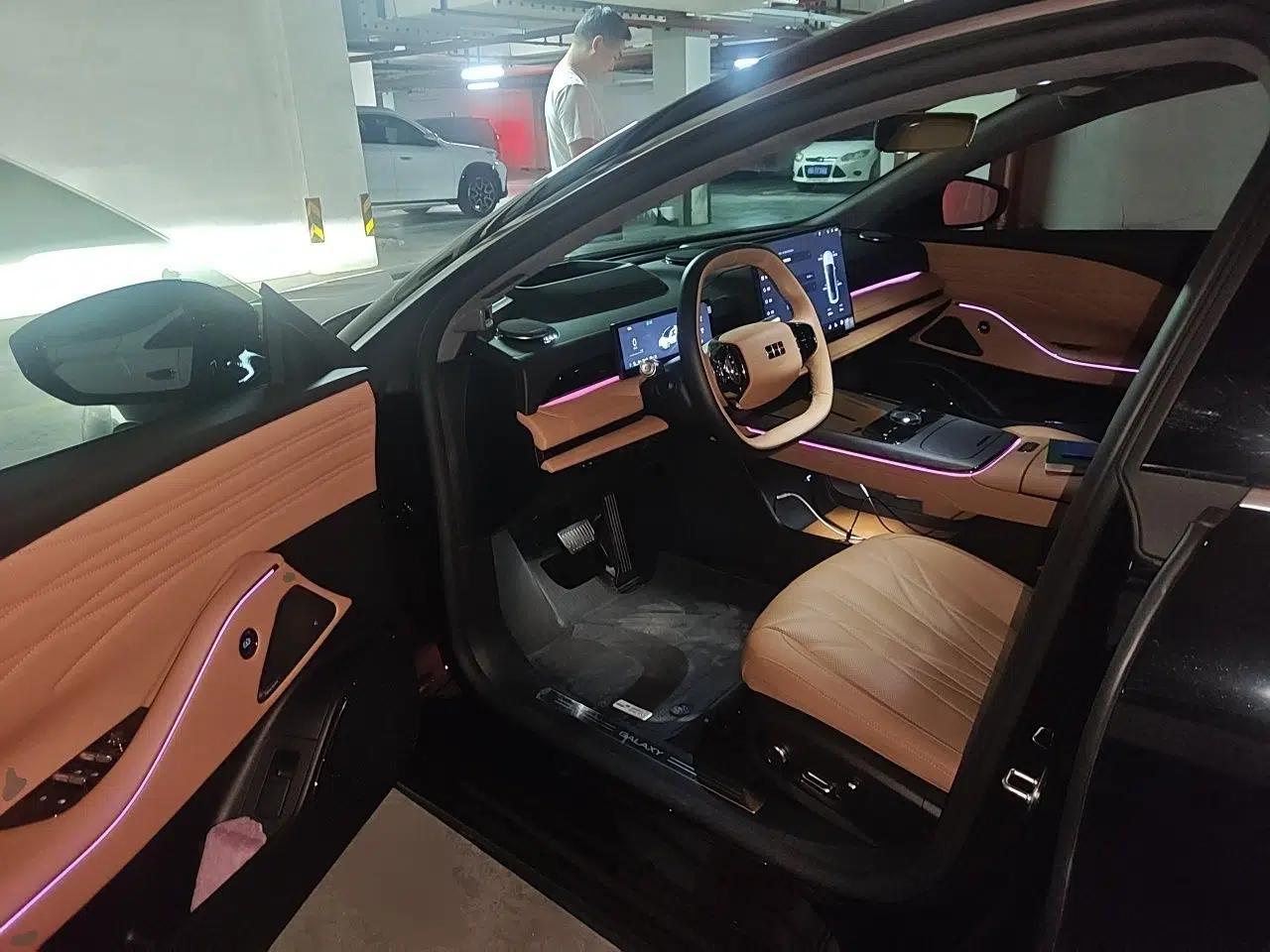 Geely Galaxy 8 2025 130km EM-P Starship Edition — миниатюра 16